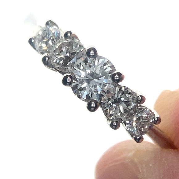 Diamonds .70ct Solid 14K White Gold Ring - Picture 1 of 6
